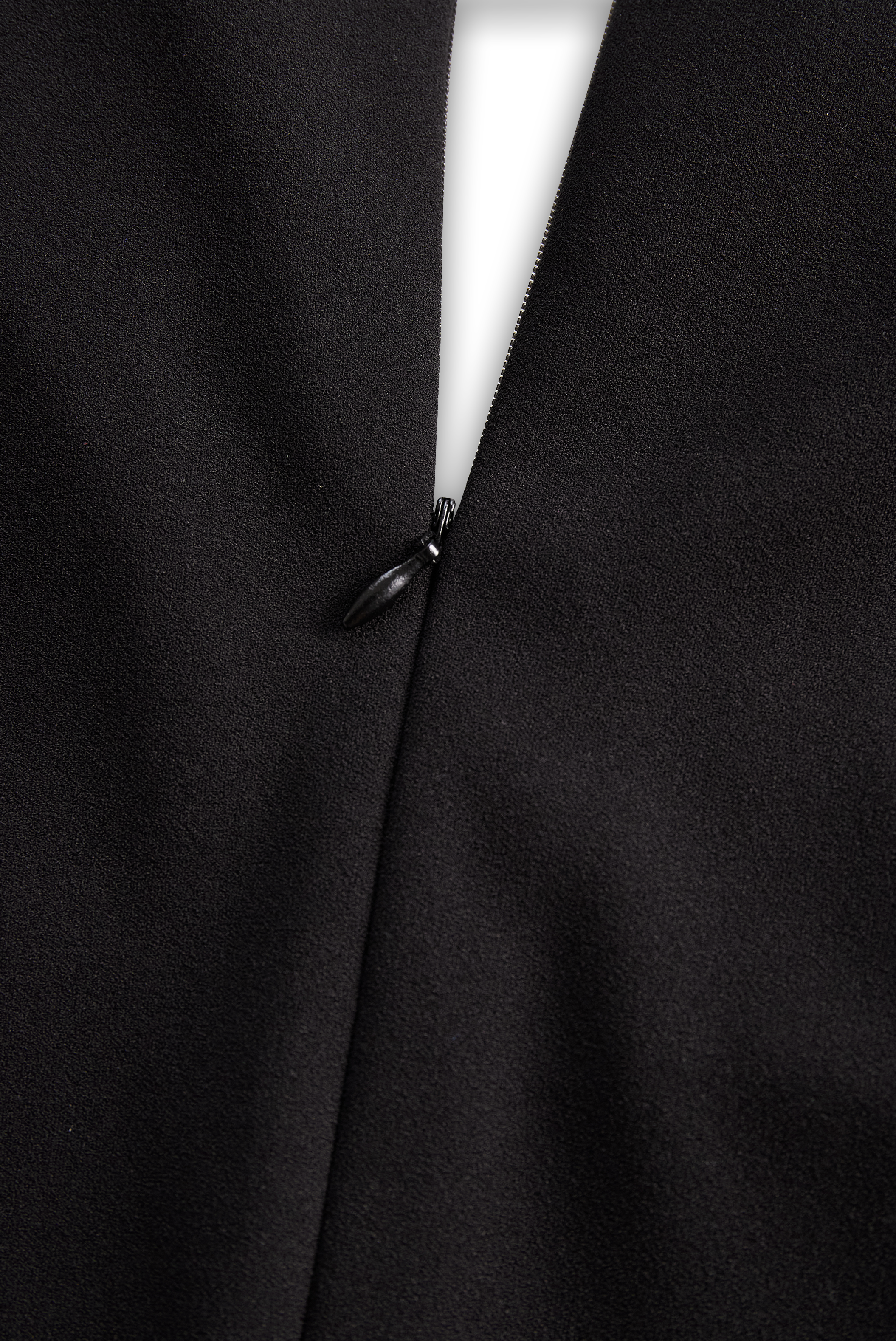 Victoria | Noir Ceinturé Fourreau Robe