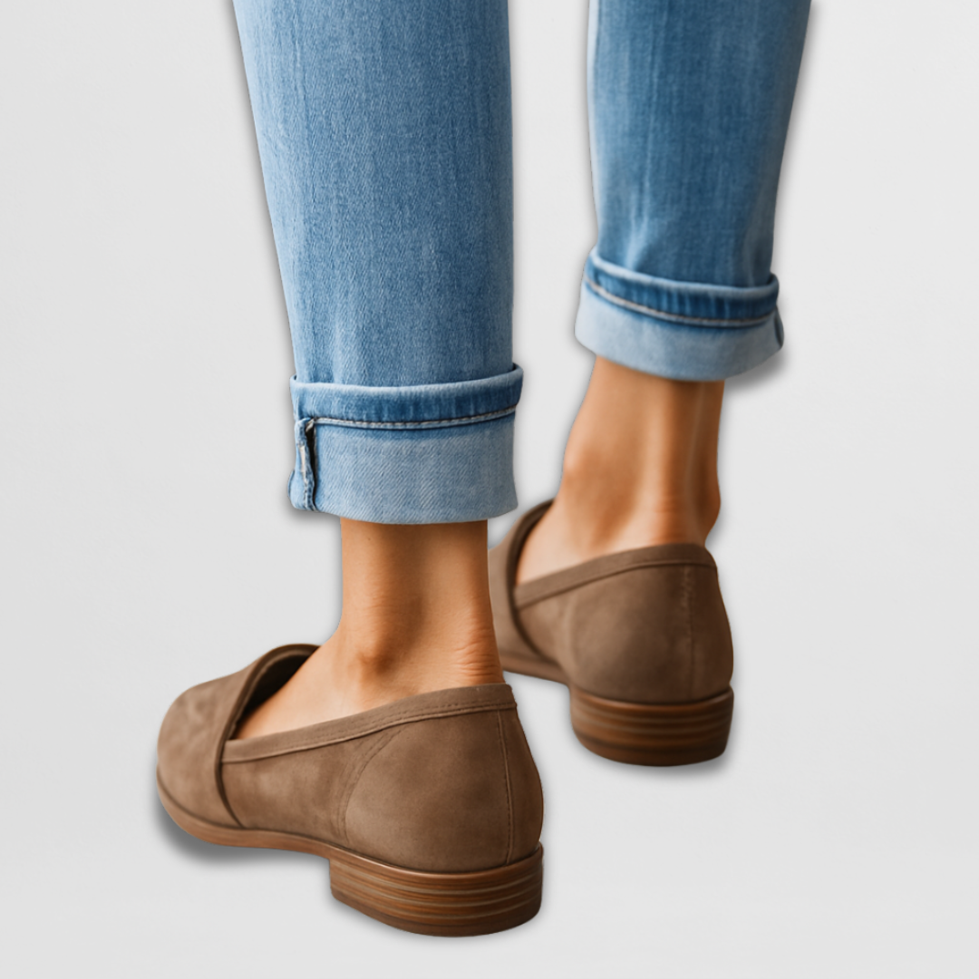 Evangeline | Pointed Daim Mocassins