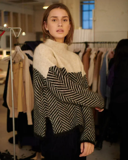 Isabella | Chevrons Col Roulé Pull