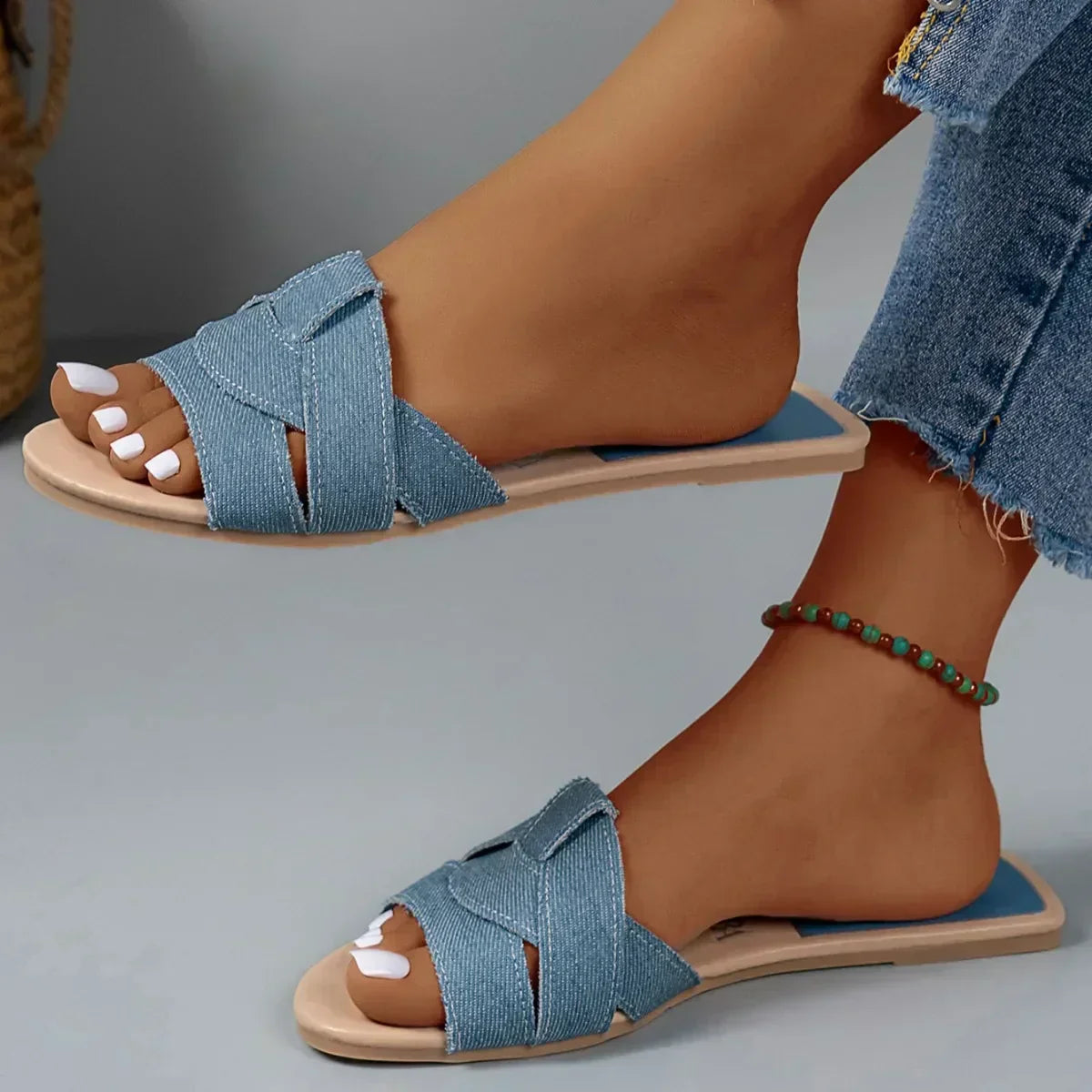 Celeste | Luxe Bout Carré Sandales