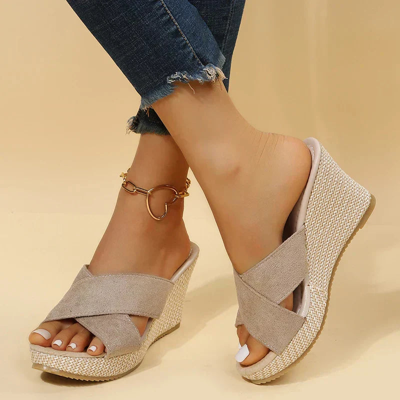 Lila | Chic Cross-Bride Compensé Sandales