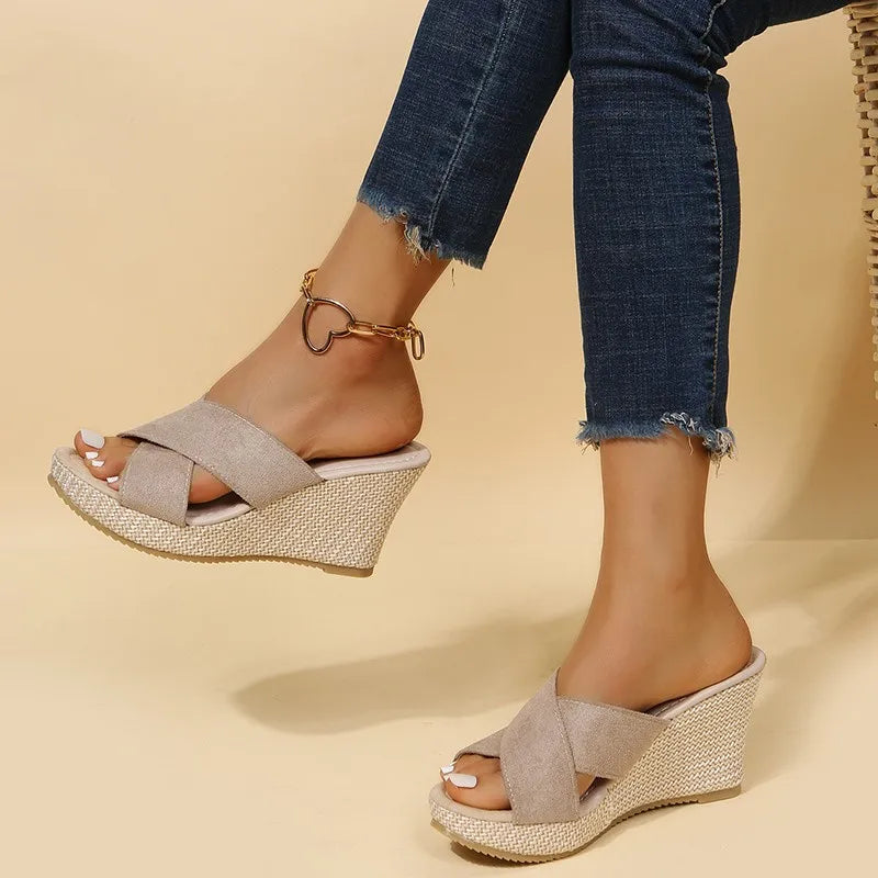 Lila | Chic Cross-Bride Compensé Sandales