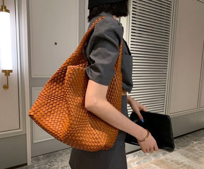 Sienna | Voyage Shoulder Sac